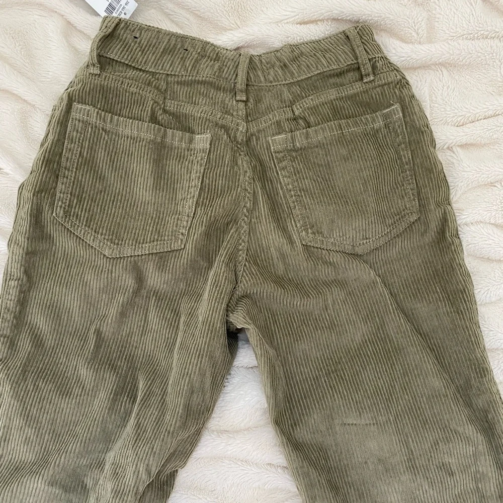 NWT Hollister high-rise dad pants corduroy sage green jeans